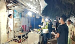 Petugas saat mendatangi TKP di Kecamatan Syiah Kuala